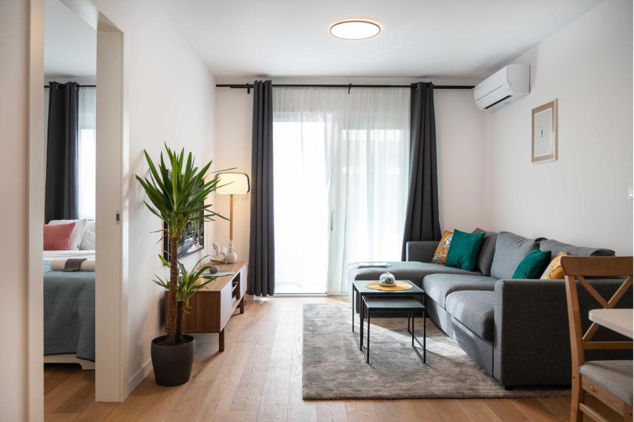 Design 2Bdr Apartment With Balcony- Free Parking 萨格勒布 外观 照片