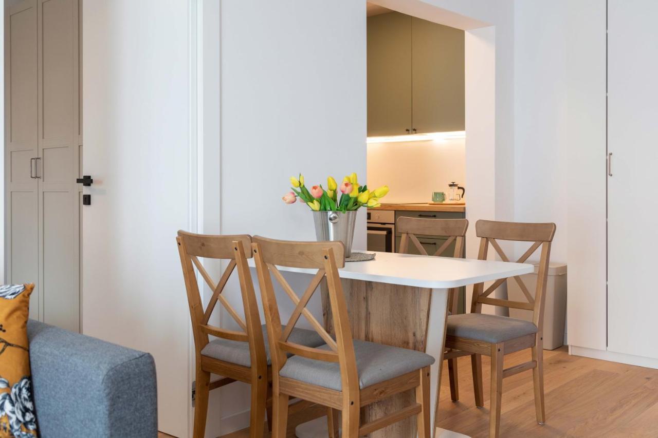 Design 2Bdr Apartment With Balcony- Free Parking 萨格勒布 外观 照片